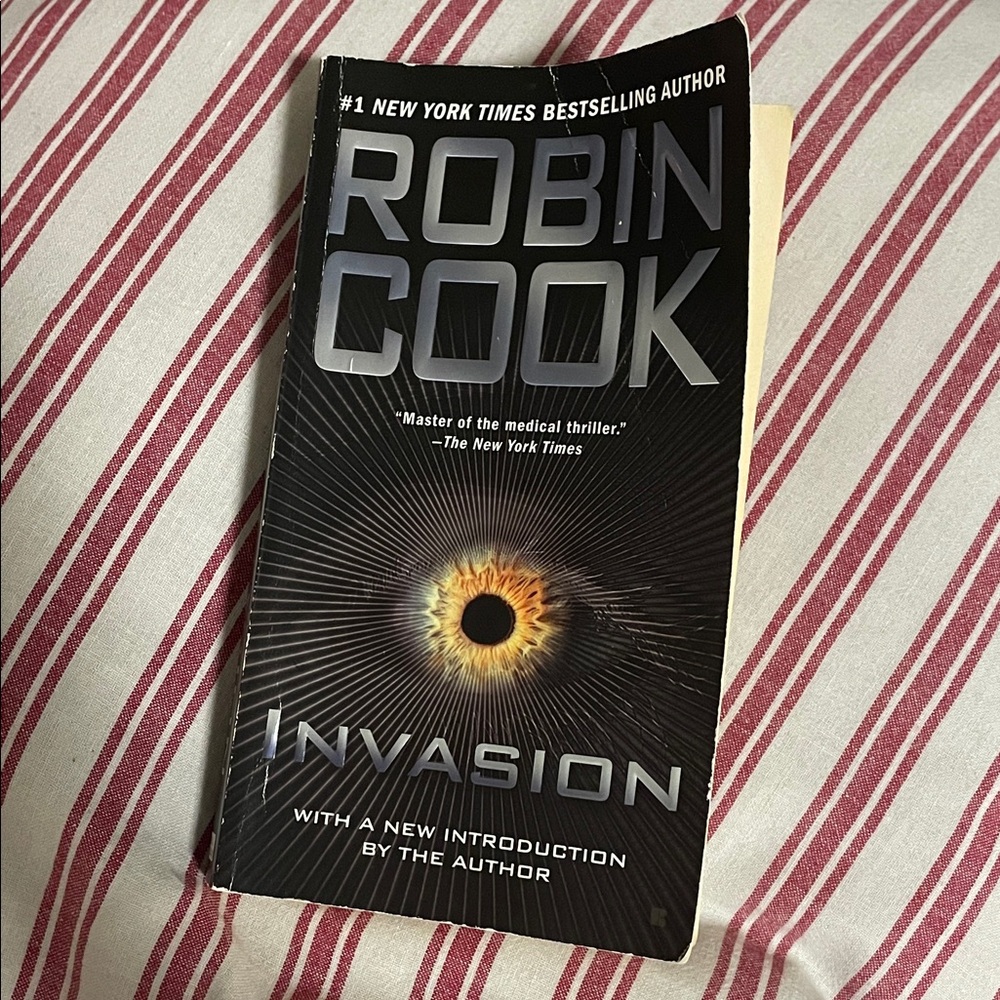 Robin Cook 'Invasion' Paperback Book
